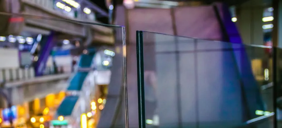 Jumbo Size Oversize 6.38mm 8.38mm 10.38mm 12.38mm Thickness High Quality Extra Clear (Low iron glass) Safety Laminated Glass with Wholesale Low Price. 1