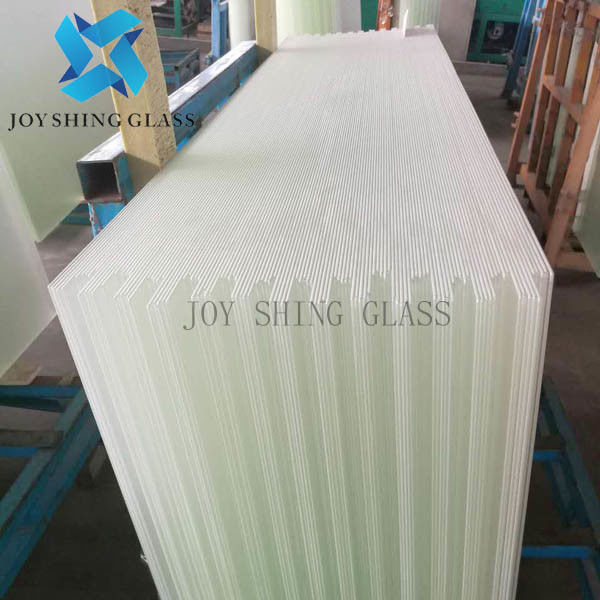 3.2mm Tempered Patterned Glass , AR Solar Photovoltaic Glass For Buildings