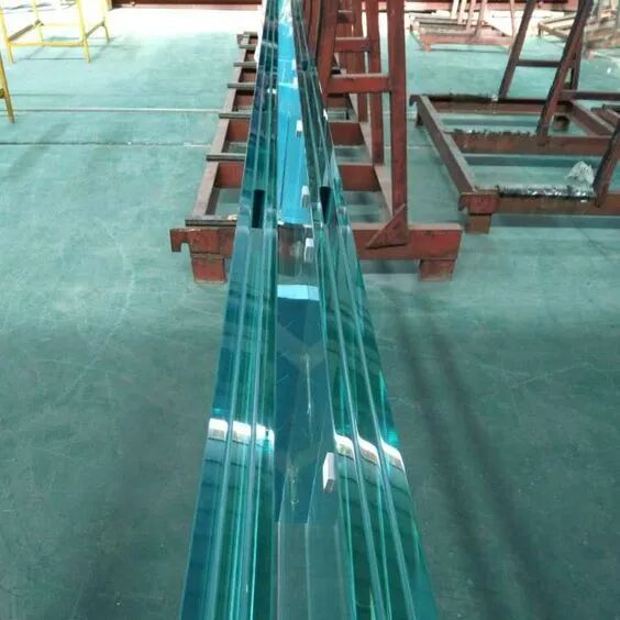 Jumbo Size Oversize 6.38mm 8.38mm 10.38mm 12.38mm Thickness High Quality Extra Clear (Low iron glass) Safety Laminated Glass with Wholesale Low Price.