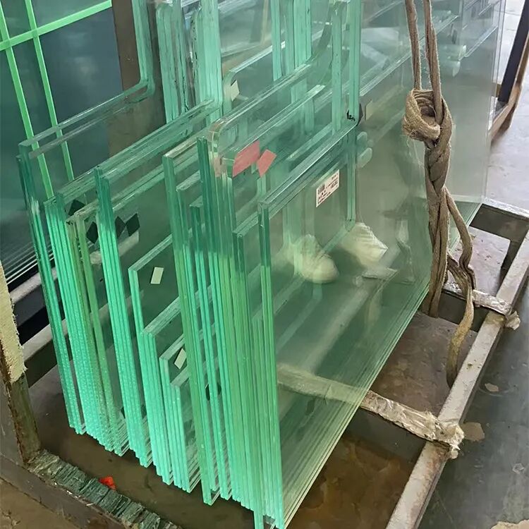 Jumbo Size Oversize 6.38mm 8.38mm 10.38mm 12.38mm Thickness High Quality Extra Clear (Low iron glass) Safety Laminated Glass with Wholesale Low Price.